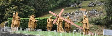 Nguồn nAm-2017 Lourdes - Kreuzweg - Chang Thu 4
